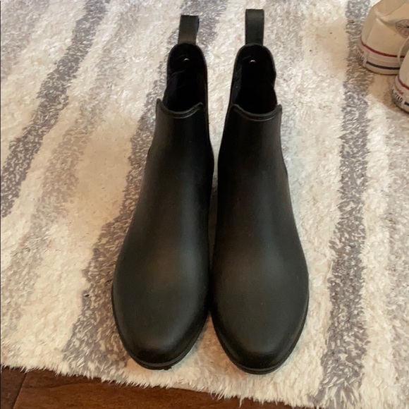 Sam Edelman black rain booties - Picture 2 of 5